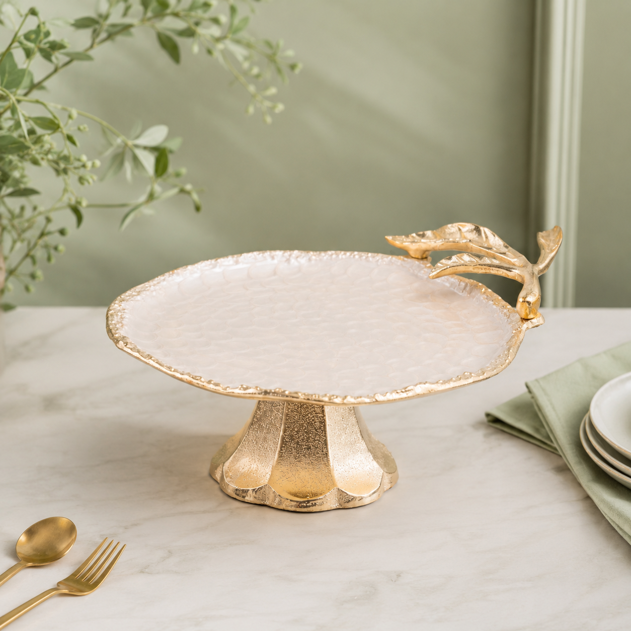 Verdant Leaf Cake Stand