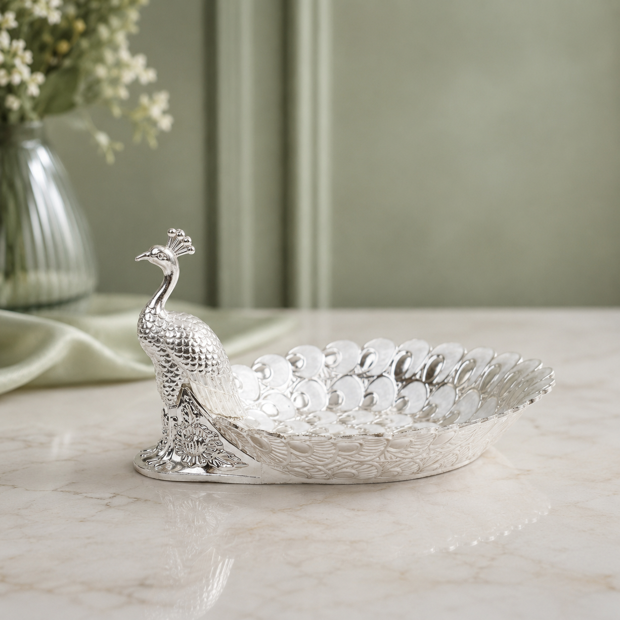Regal Peacock Platter White - Hero